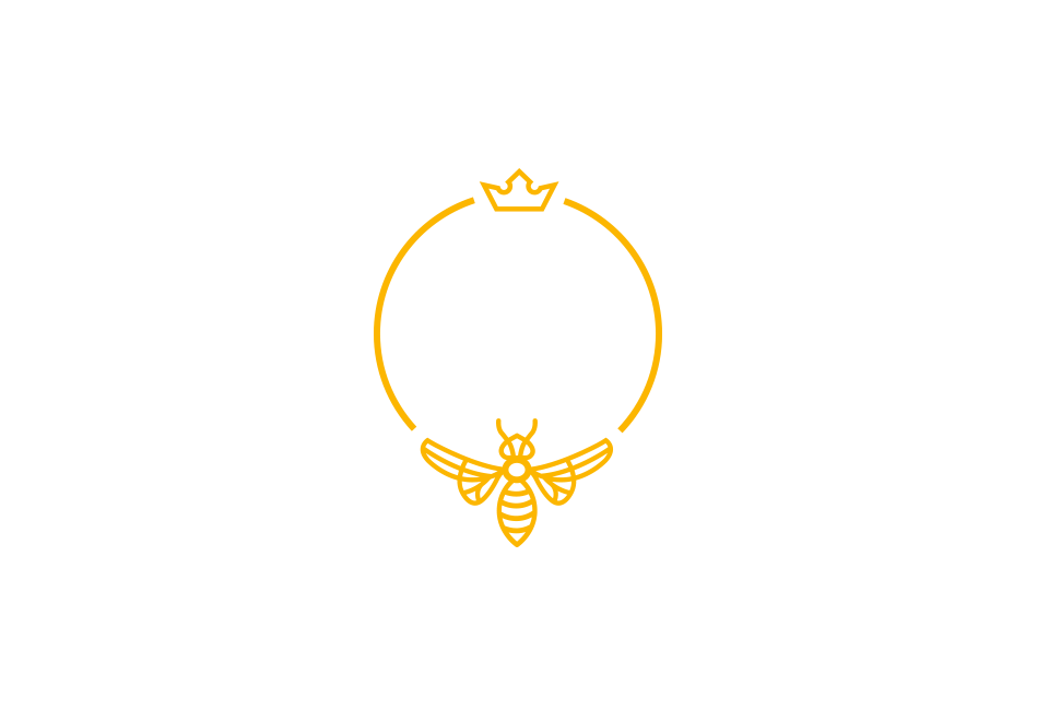 Logotype design for the royal one greek honey. The royal one greek honey logotype. Ο σχεδιασμός του λογοτύπου αποτελεί τη μινιμαλιστική αποτύπωση μιας σφραγίδας “ποιότητας”. Η μέλισσα φορά την κορώνα της και υπογράφει το προϊόν. Το χρυσοκίτρινο στεφάνι του λογοτύπου “γράφει” πάνω στο μαύρο φόντο. Το brand name αποτυπώνεται με μια δωρικής αισθητικής γραμματοσειρά με τη χρήση αποκλειστικά κεφαλαίων χαρακτήρων σε λευκό.